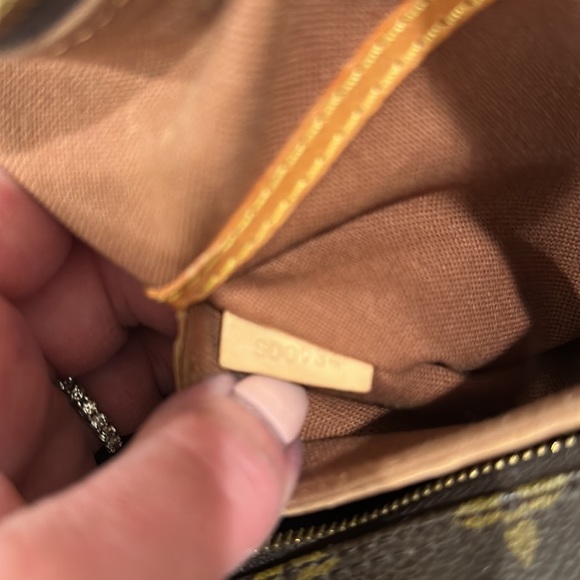 Louis Vuitton handbag - Picture 9 of 12